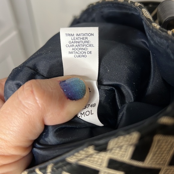 Tommy Hilfiger Signature Chain Bag - Picture 7 of 12